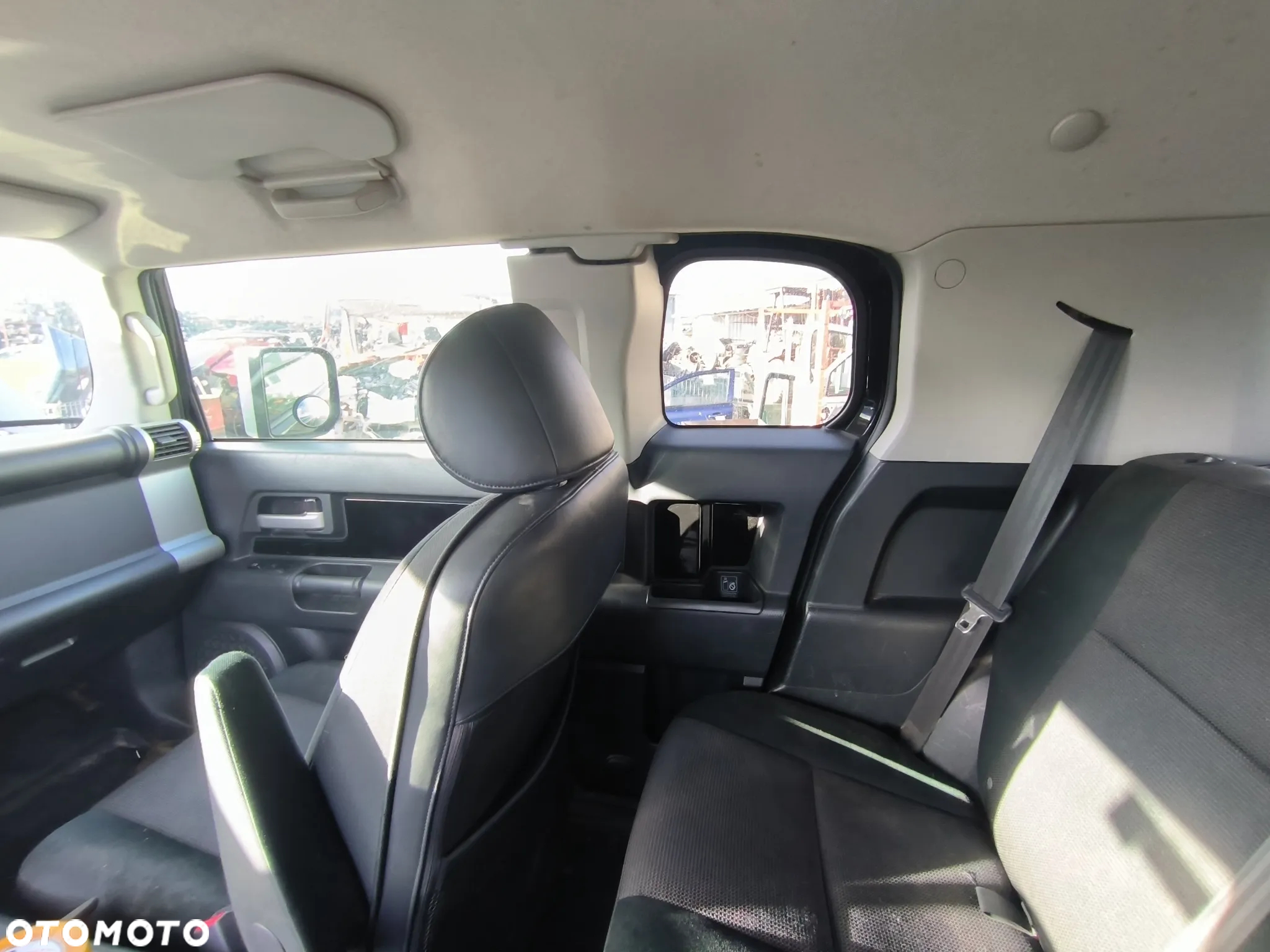 Toyota Fj Cruiser 4.0 V6 2007 auto na części 692106889 maska zderzak fotele silnik skrzynia reduktor felgi most dach drzwi cały przód silnik - 10