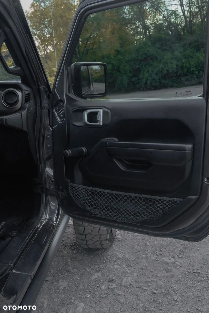 Jeep Wrangler - 14