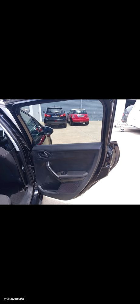 Peugeot 2008 1.6 BlueHDi Style - 25