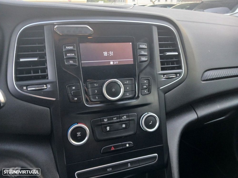 Renault Mégane 1.5 Blue dCi Zen - 24
