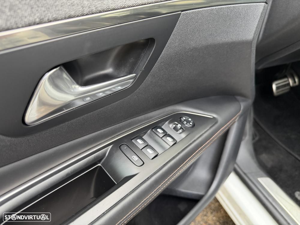 Peugeot 3008 1.6 BlueHDi GT Line Grip Control EAT6 - 17