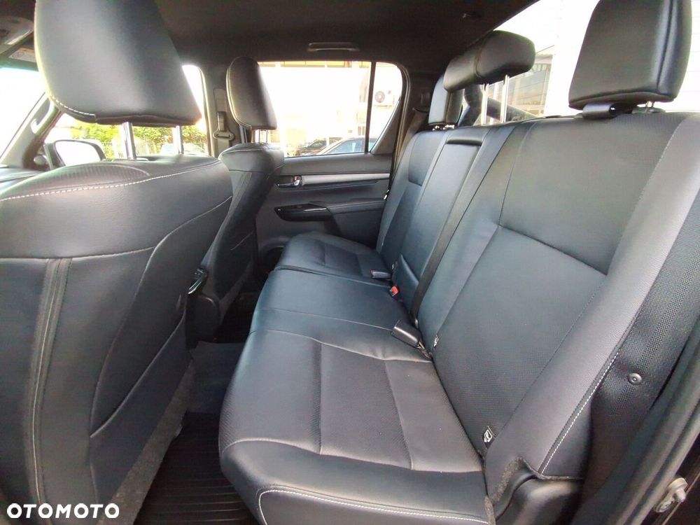 Toyota Hilux 2.8 D-4D mHEV Double Cab Invincible 4x4 - 13