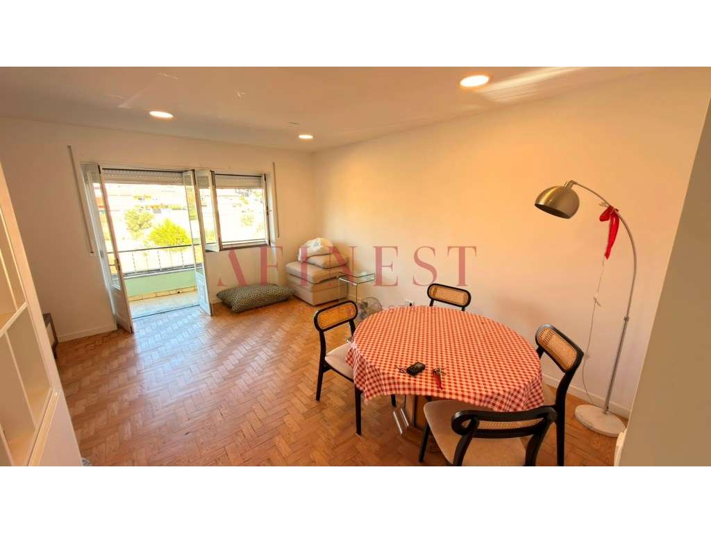 T2 Remodelado no Estoril | Pronto a Habitar | Nascente/Poente | - Grande imagem: 4/11