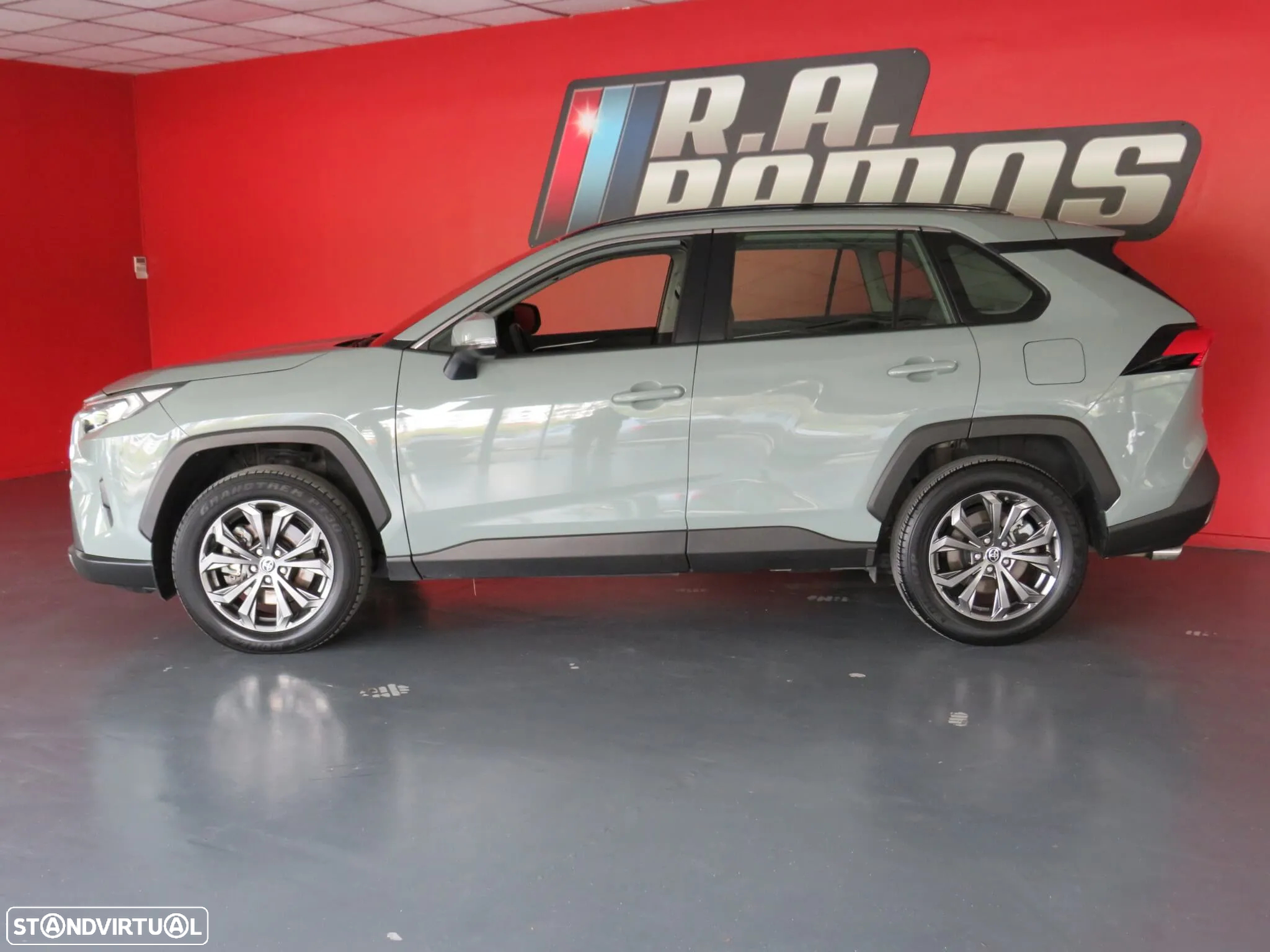 Toyota RAV4 2.5 HDF Comfort - 9