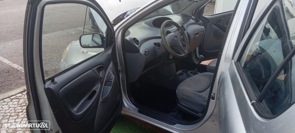 Toyota Yaris 1.0 Terra DA - 12