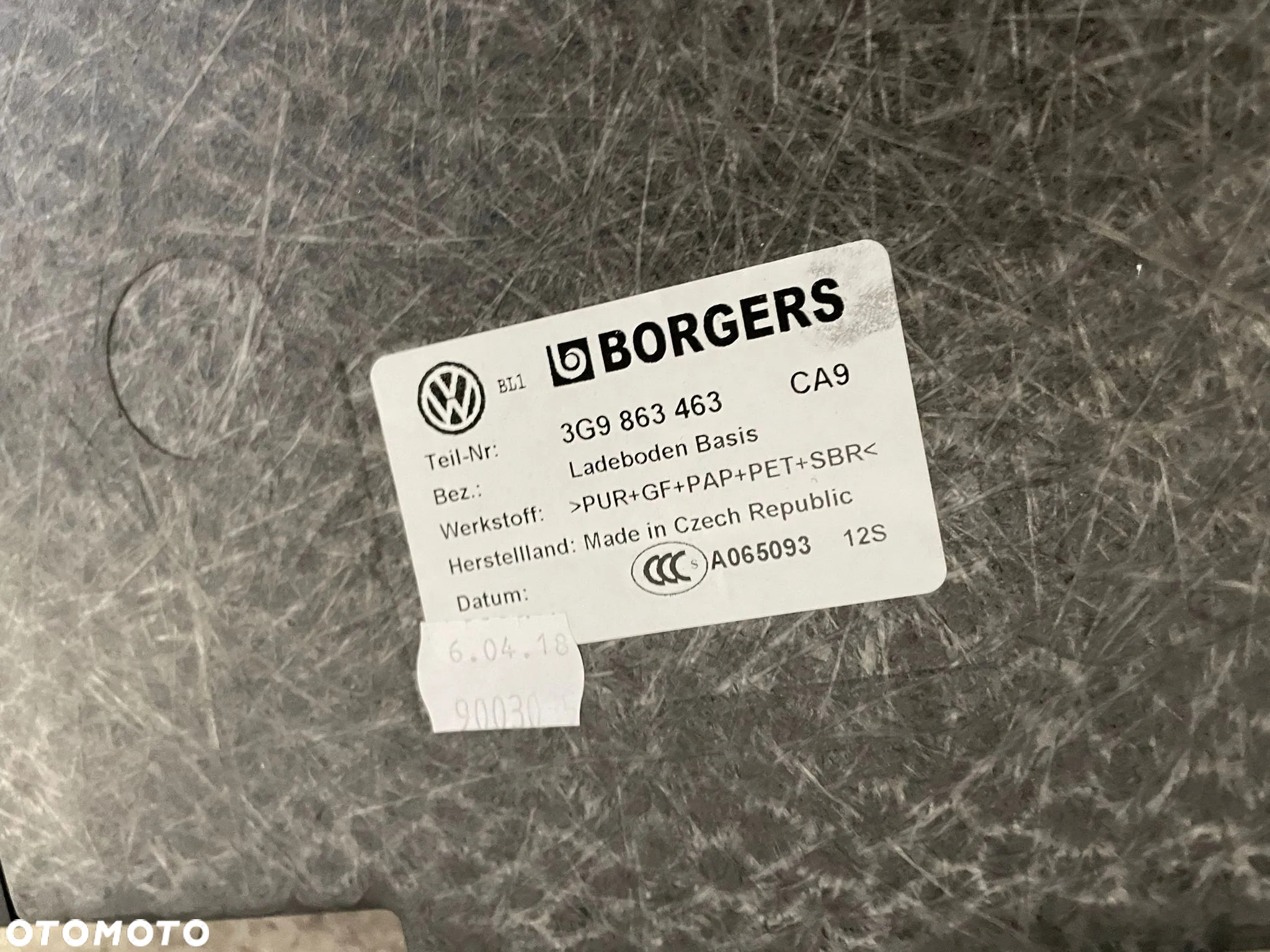 VW Passat b8 podłoga wykładzina bagażnika 3g9863463 - 3