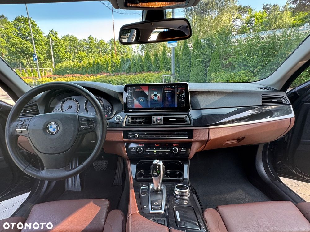 BMW Seria 5 528i xDrive - 18