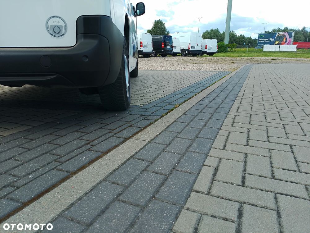 Toyota Proace Berlingo Partner Combo Doblo L2 Izoterma Chłodnia 230V Salon PL 3 osoby 2 EUPal 2,5 DMC - 21