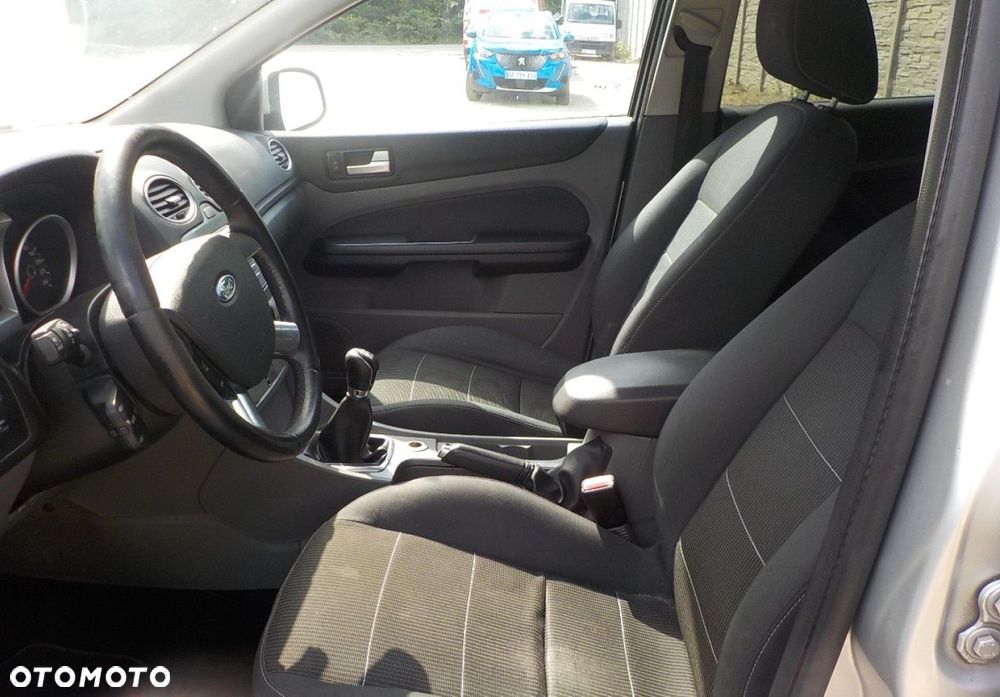 Ford Focus - 23