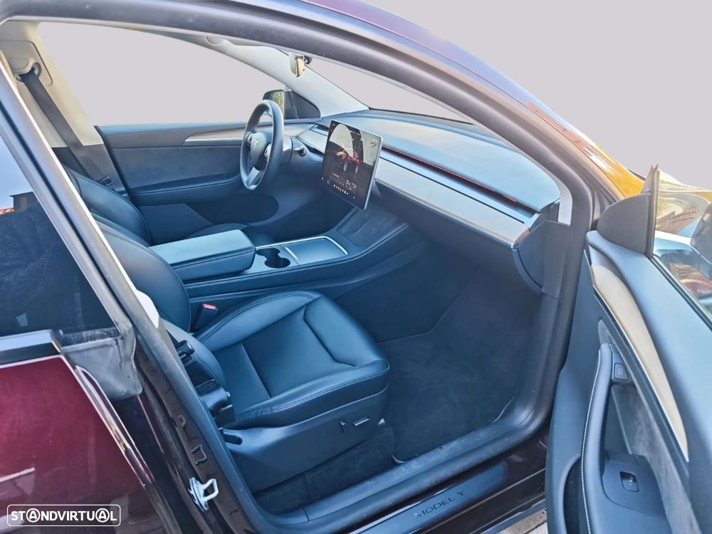 Tesla Model Y Long Range Dual Motor AWD - 3