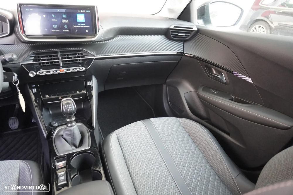 Peugeot 208 - 11