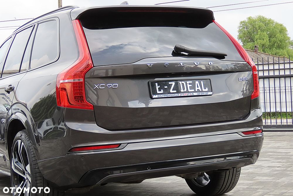 Volvo XC 90 B5 D AWD Ultimate Dark - 17
