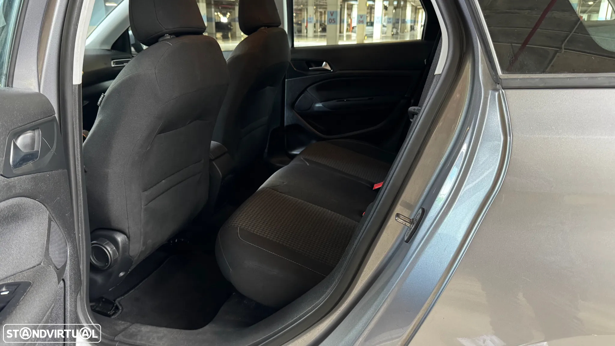 Peugeot 308 SW 1.5 BlueHDi Active EAT8 - 24