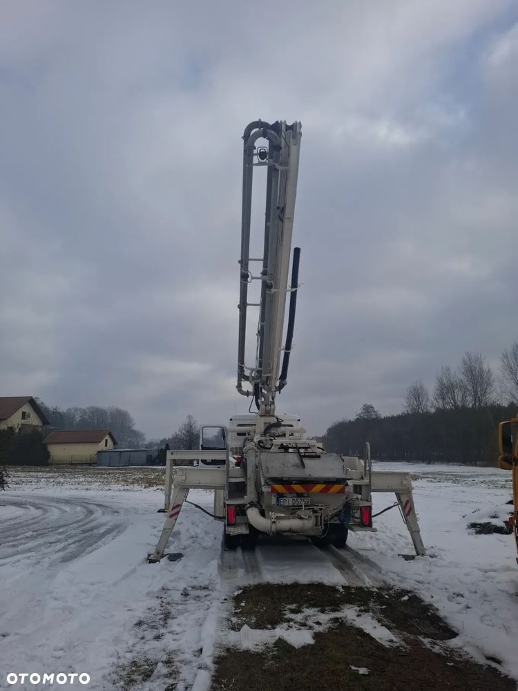 Mercedes-Benz Actros - 8