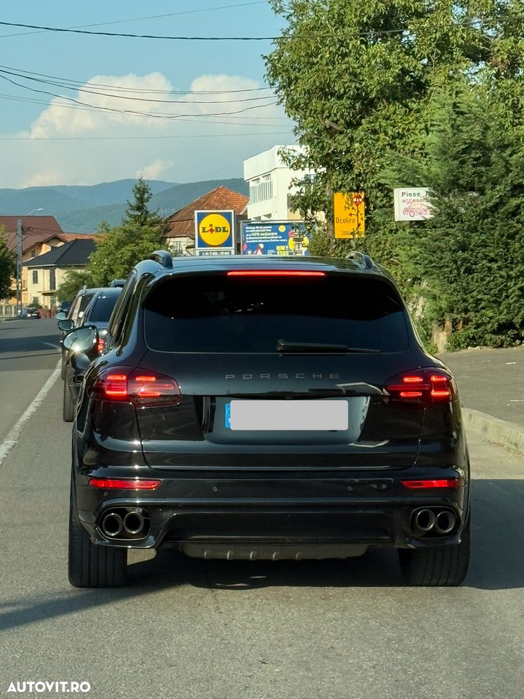 Porsche Cayenne - 4