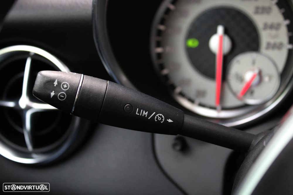 Mercedes-Benz SLK 250 (BlueEFFICIENCY) 7G-TRONIC - 35