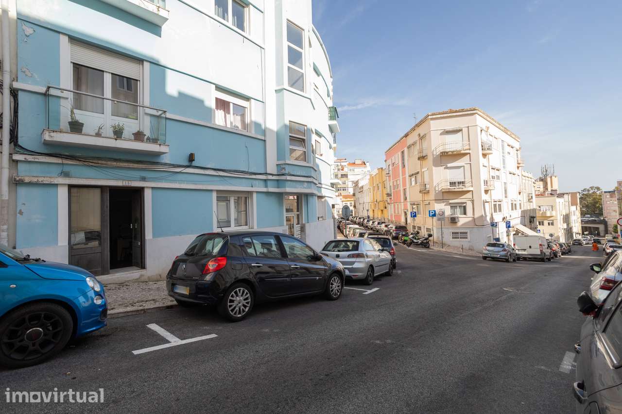 Loja com montra na Penha de França: Oportunidade Única de Investimento - Grande imagem: 2/8