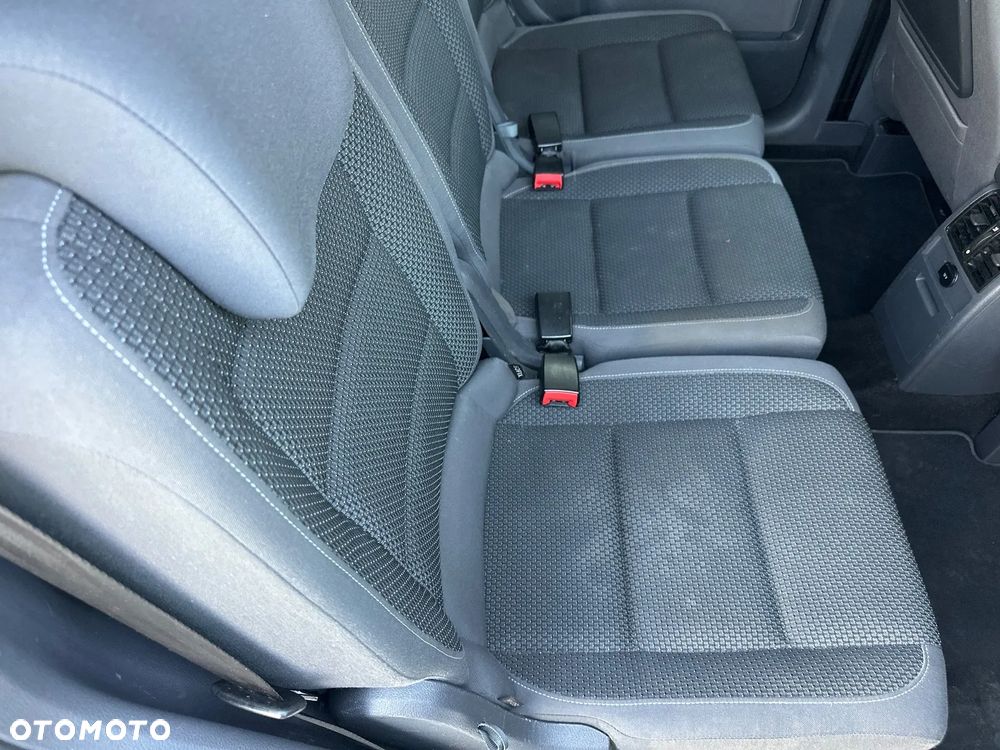 Volkswagen Touran - 22