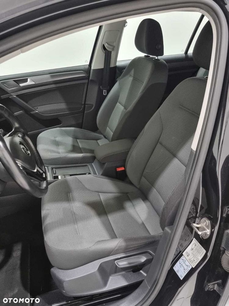 Volkswagen Golf - 17