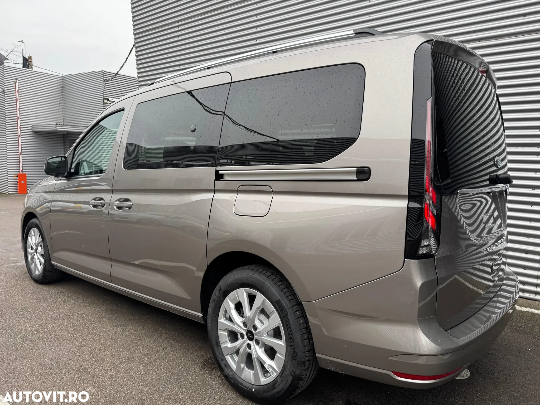 Ford Tourneo Connect 2.0L EcoBlue LWB Titanium - 22