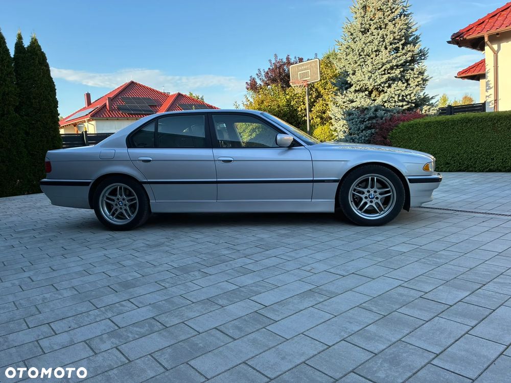 BMW Seria 7 740i - 7