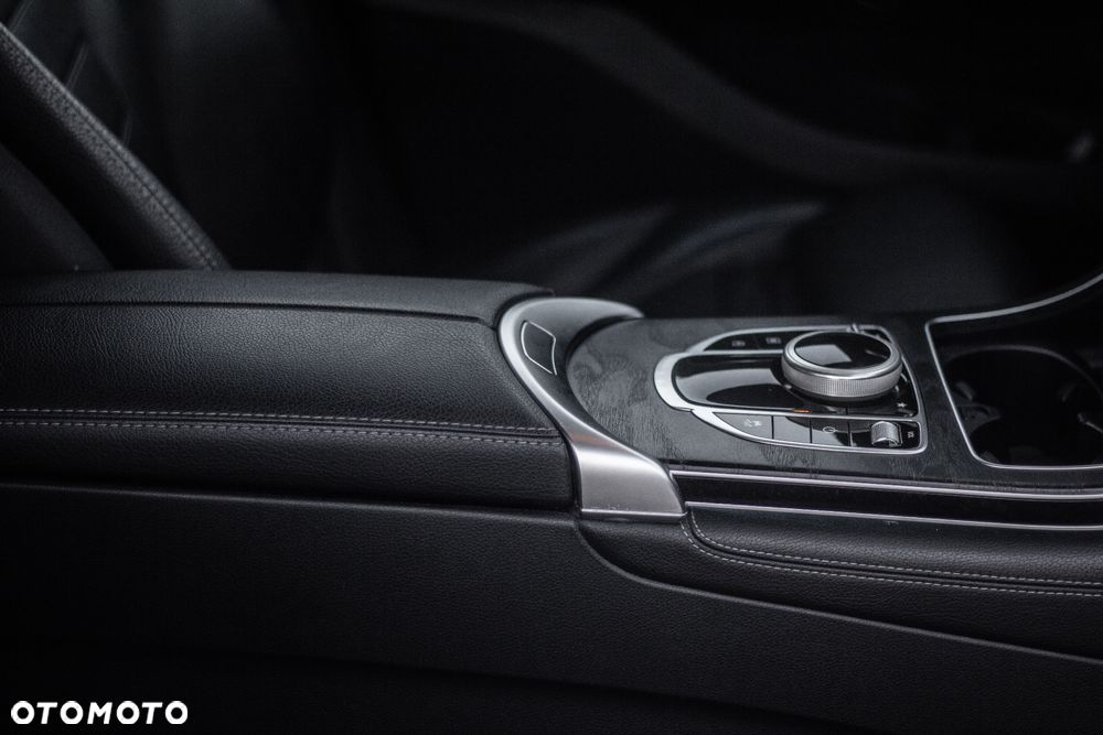 Mercedes-Benz GLC - 16