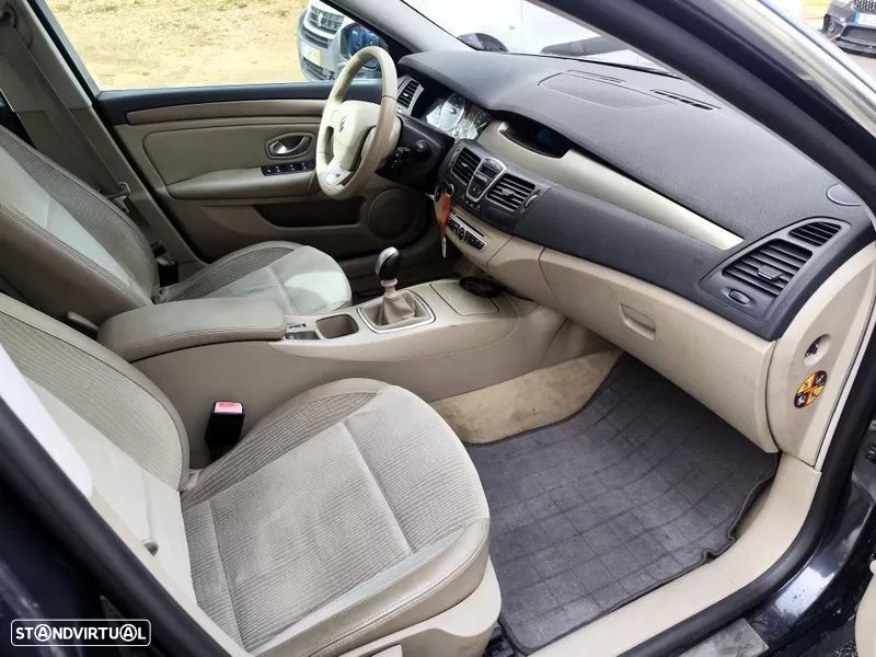 Renault Laguna Break 2.0 dCi Privilège - 4