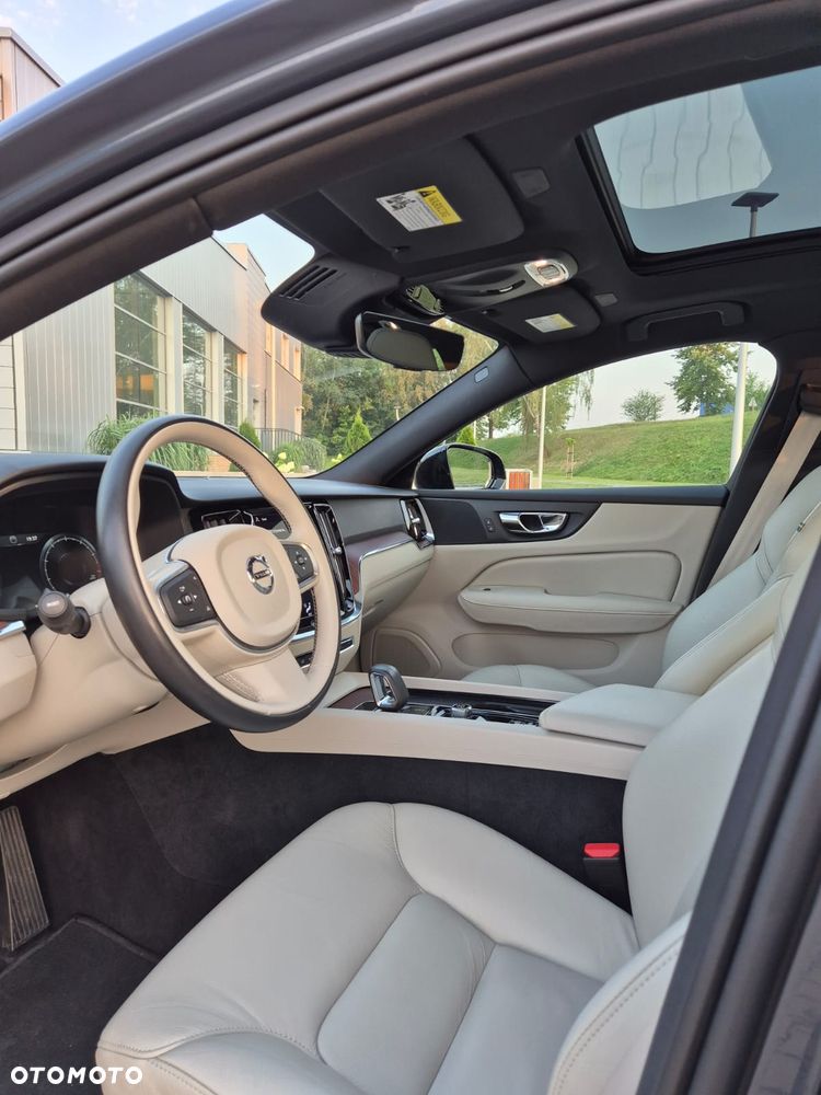Volvo S60 B5 B AWD R-Design - 8