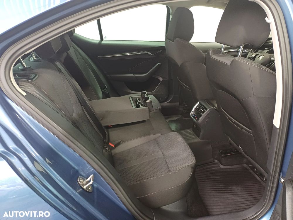 Skoda Octavia 2.0 TDI DSG Style - 33