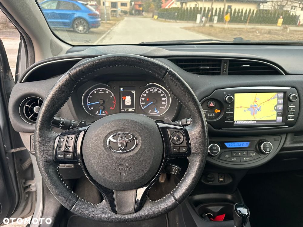 Toyota Yaris 1.5 Premium CVT - 12