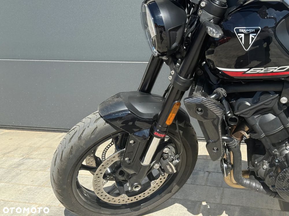 Triumph Trident - 16