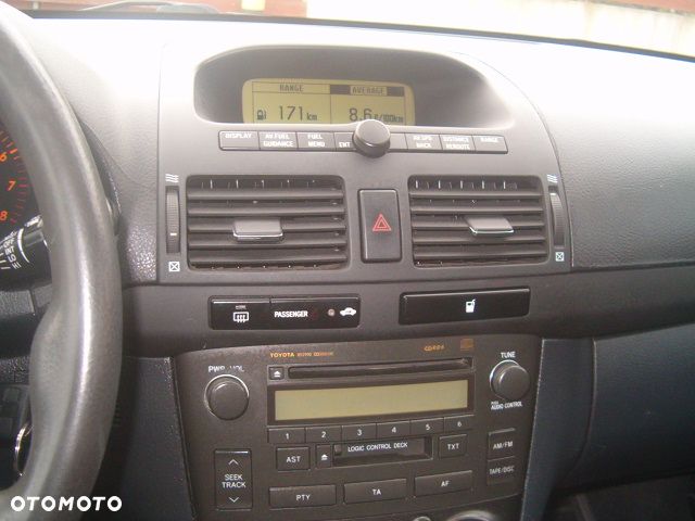 Toyota Avensis - 24