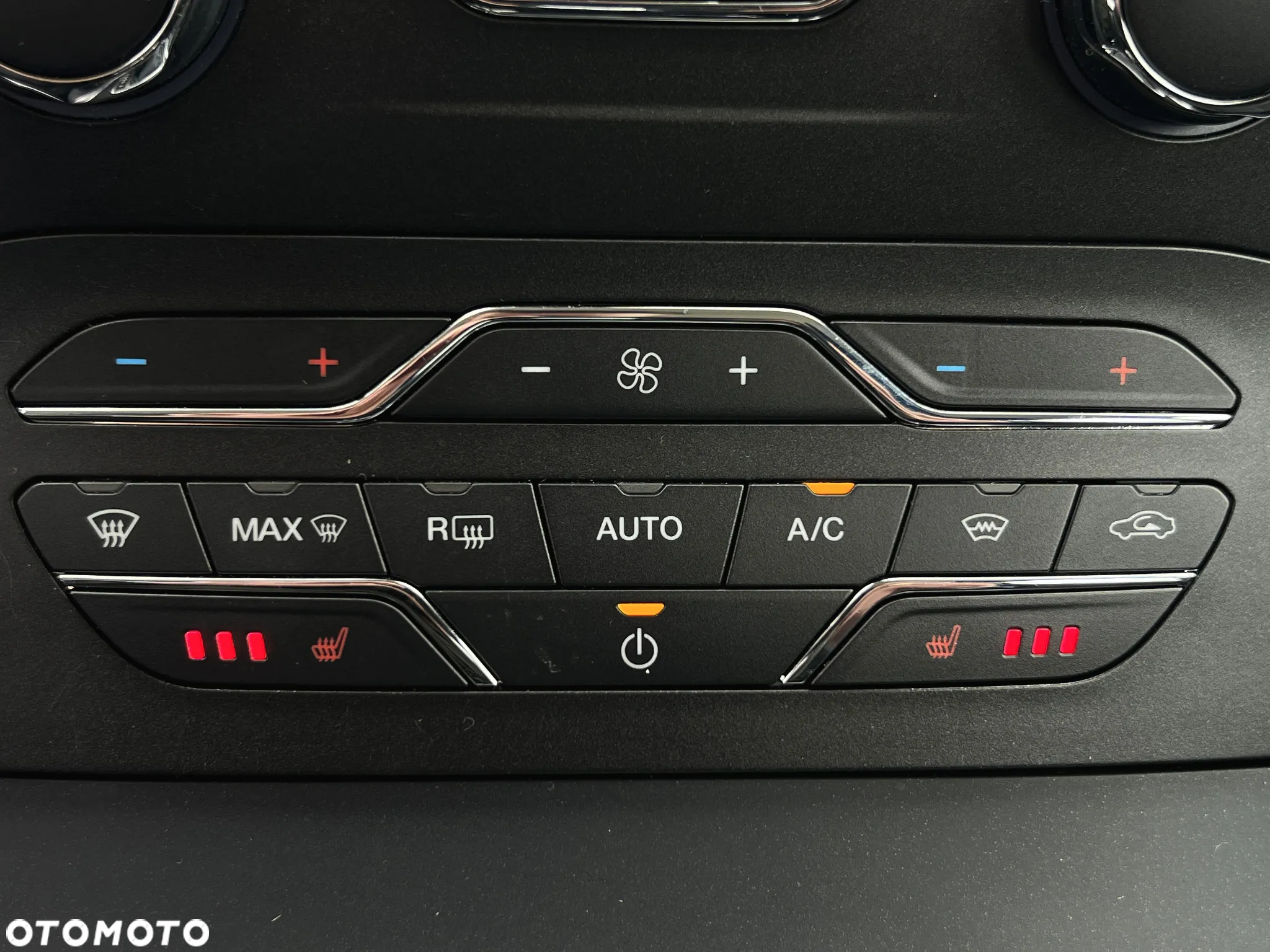 Ford S-Max 2.0 TDCi Titanium PowerShift - 34