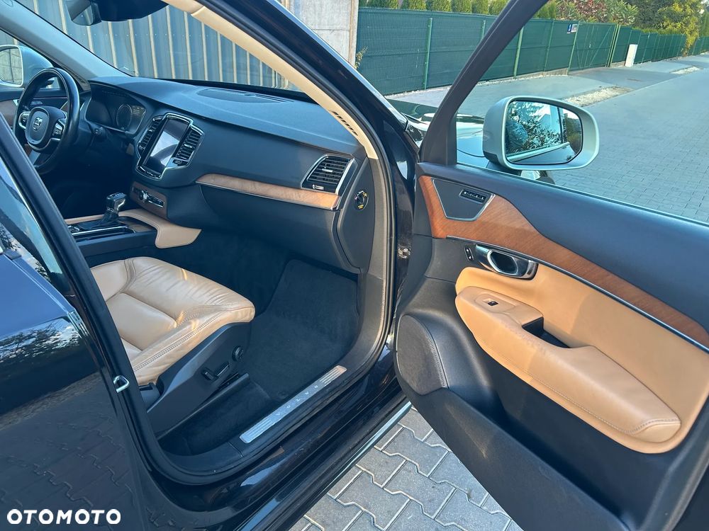 Volvo XC 90 - 16