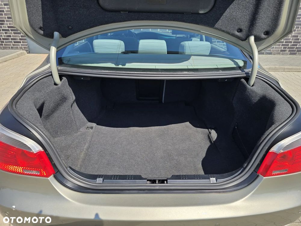 BMW Seria 5 523i - 17