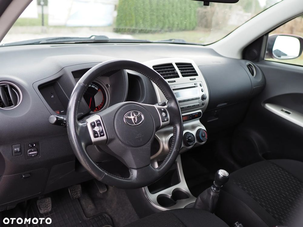 Toyota Urban Cruiser - 14