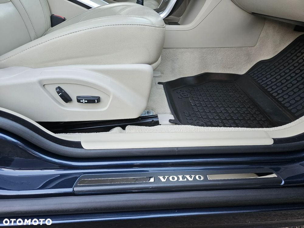 Volvo V70 D4 Momentum - 24