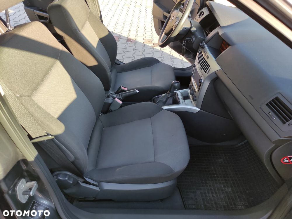 Opel Astra 1.7 CDTI Essentia - 30