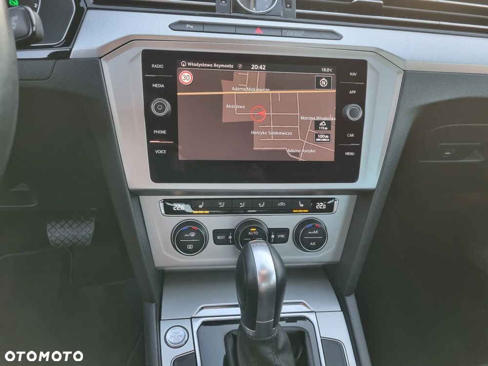 Volkswagen Passat 2.0 TDI SCR DSG Comfortline - 15