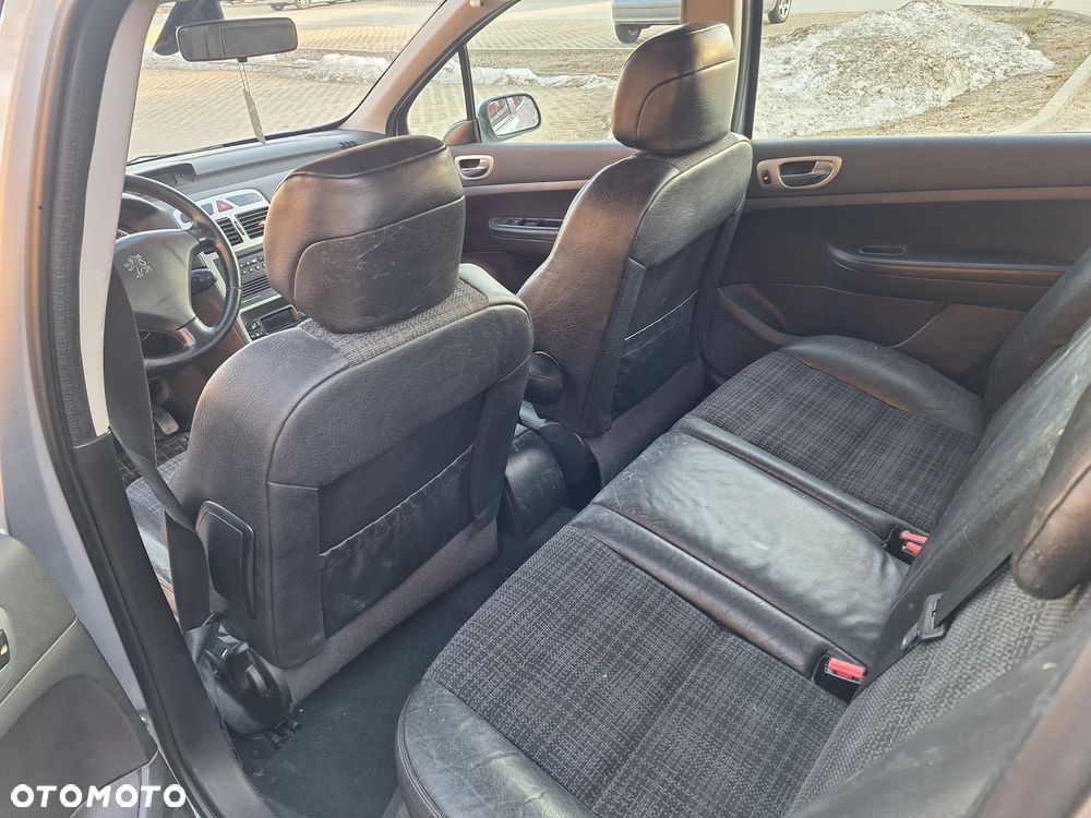 Peugeot 307 HDi 110 Sportline - 8
