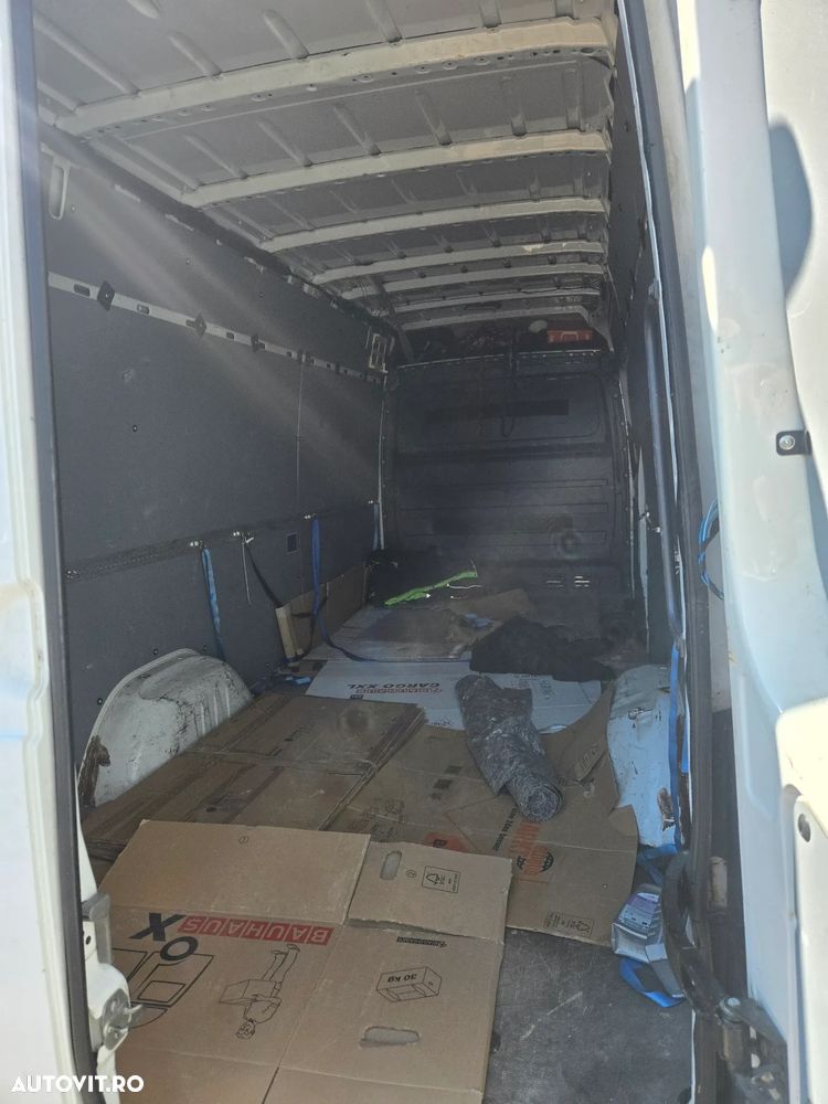 Mercedes-Benz Sprinter - 5