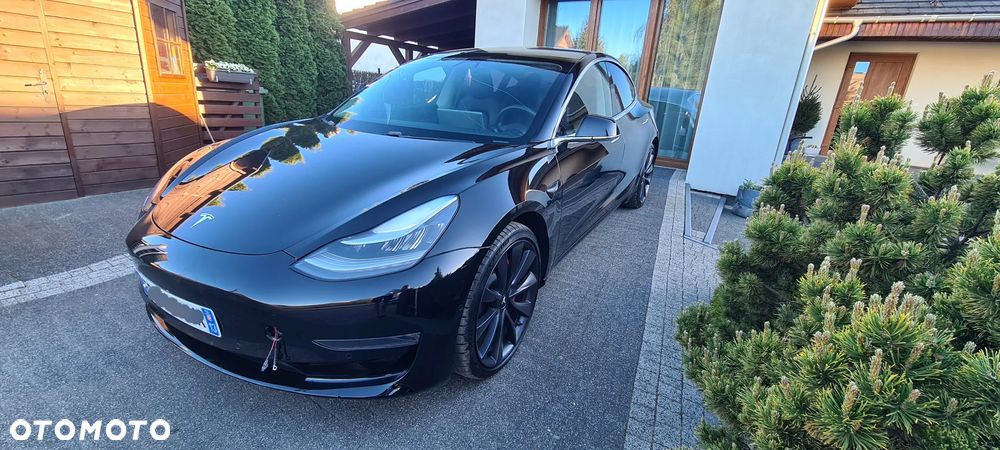 Tesla Model 3 - 1