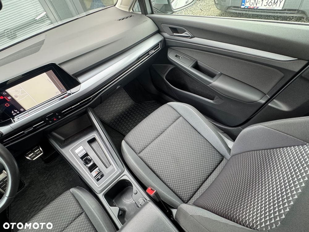 Volkswagen Golf - 24