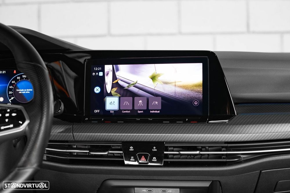 VW Golf Variant 2.0 TDi R-Line DSG - 24