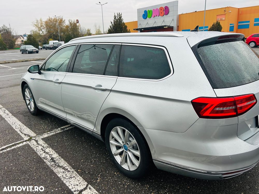 Volkswagen Passat - 11