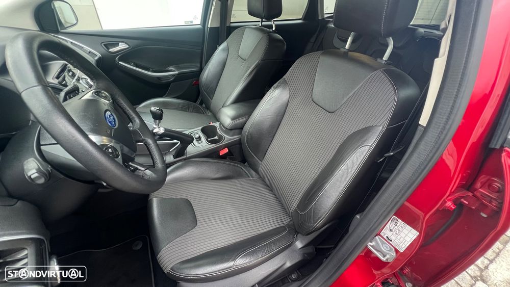 Ford Focus 1.0 SCTi Titanium Best - 24