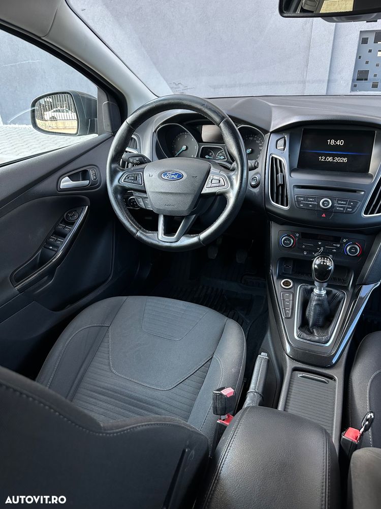 Ford Focus 1.6 TDCi DPF Titanium - 10