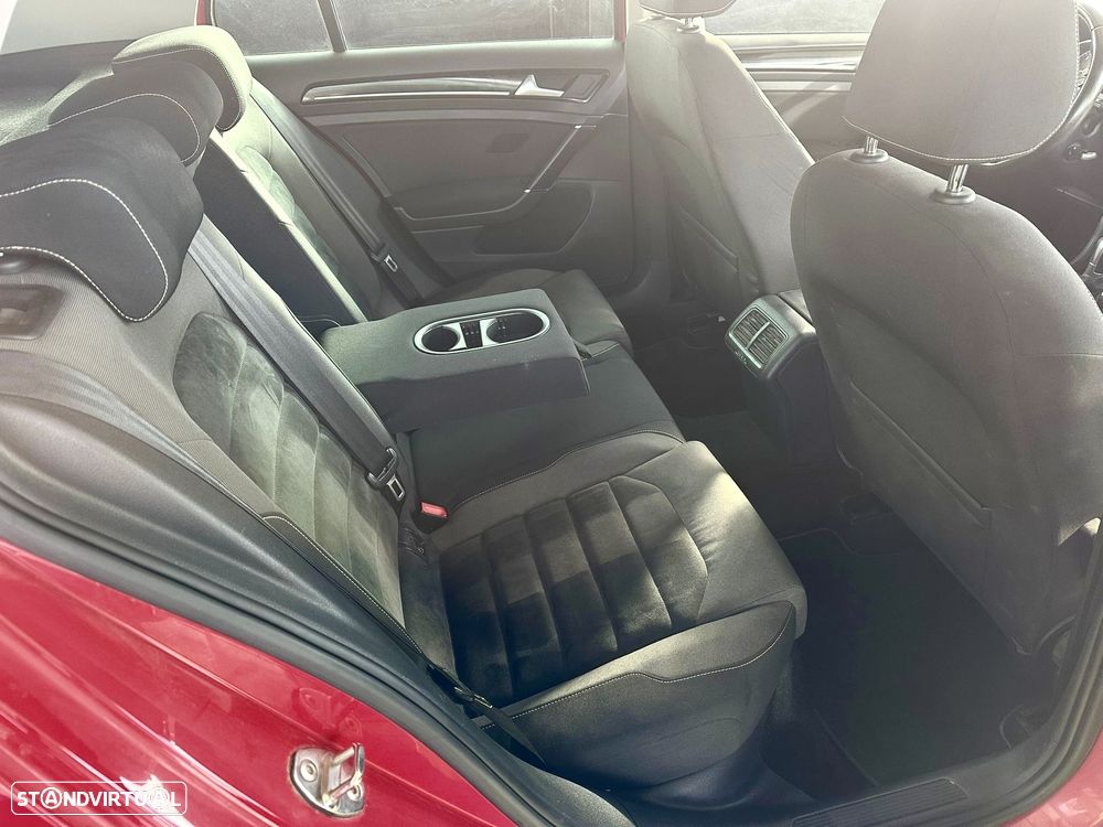 VW Golf 1.6 TDI DPF DSG Highline - 13