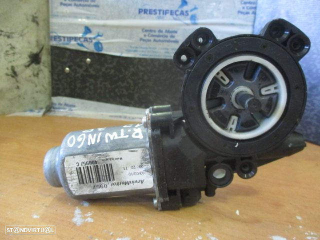 Motor Elevador Vidro 400957C RENAULT TWINGO 2012 FE RENAULT TWINGO 2 2013 1.2I 75CV 3P VERMELHO FE - 2