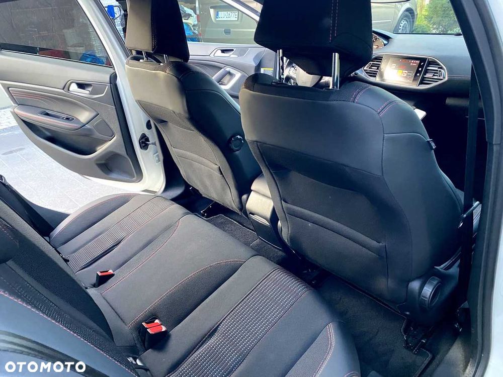 Peugeot 308 - 13